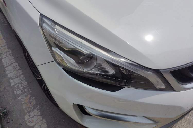 Used Geely Auto Emgrand GS 2016 Sport Edition 1.3T Automatic ZhenShang Model Right Front Headlight