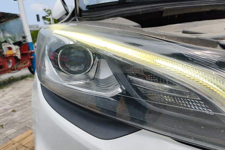 Used Geely Auto Emgrand GS 2016 Sport Edition 1.3T Manual LingShang Model Right Front Headlight