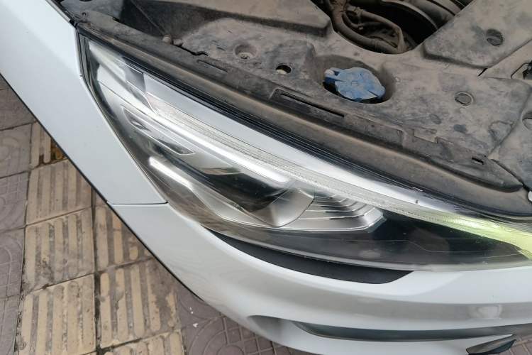 Used Geely Auto Emgrand GS 2016 Sports Edition 1.8L Manual LingShang Model Right Front Headlight