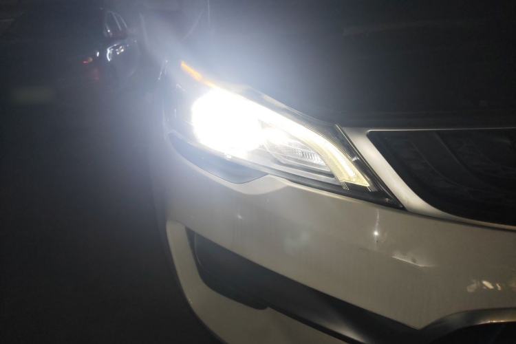 Used Geely Auto Emgrand GS 2016 Sport Edition 1.3T Automatic LingShang Model Right Front Headlight