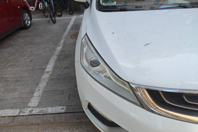Used Geely Auto Emgrand GS 2016 Elegant Edition 1.3T Automatic LingShang Model Right Front Headlight