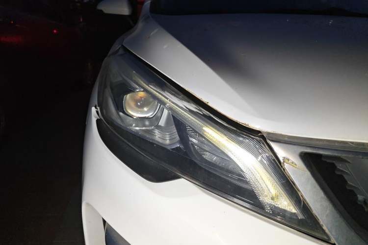 Used Geely Auto Emgrand GS 2016 Sport Edition 1.8L Automatic LingShang Model Right Front Headlight