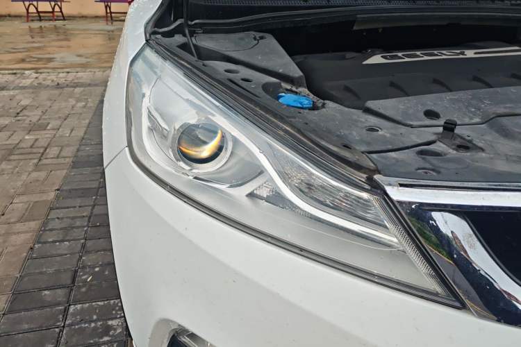 Used Geely Auto Emgrand GS 2016 Elegant Edition 1.3T Manual LingShang Model Right Front Headlight