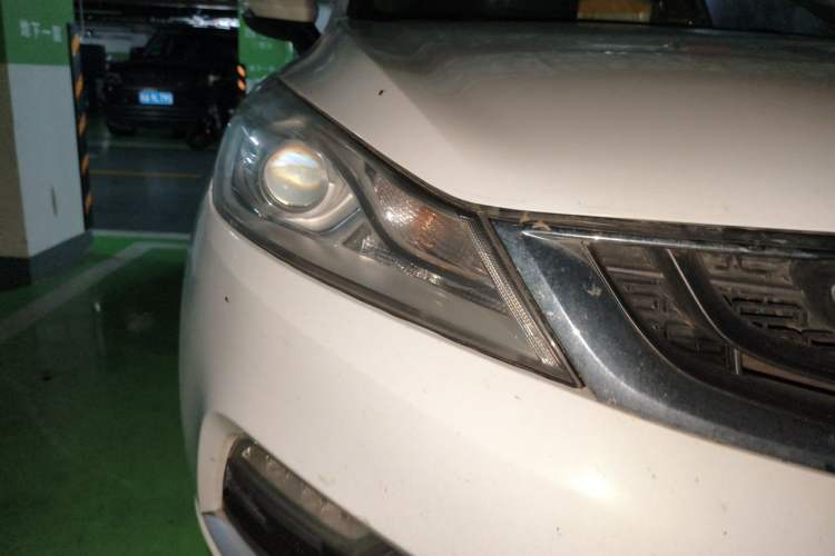 Used Geely Auto Emgrand GS 2016 Elegant Edition 1.8L Manual LingShang Model Right Front Headlight