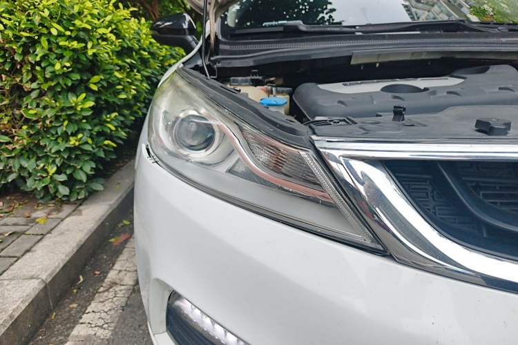Used Geely Auto Emgrand GS 2016 Elegant Edition 1.8L Automatic LingShang Model Right Front Headlight