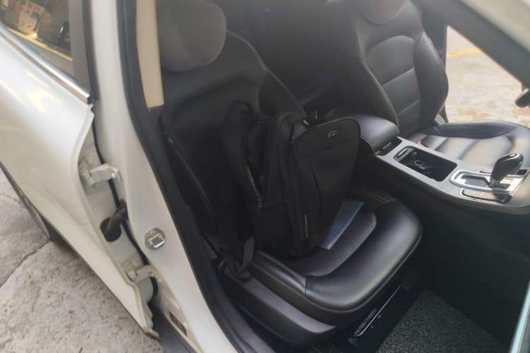 Used Geely Auto Emgrand GS 2016 Elegant Edition 1.3T Automatic LingShang Model Right Front Seat