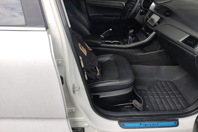 Used Geely Auto Emgrand GS 2016 Sport Edition 1.3T Manual LingShang Model Right Front Seat