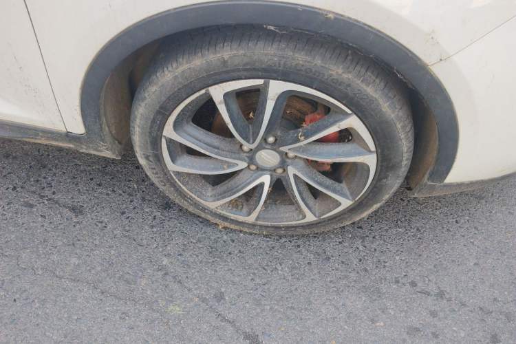 Used Geely Auto Emgrand GS 2016 Sport Edition 1.3T Automatic ZhenShang Model Right Front Wheel Hub