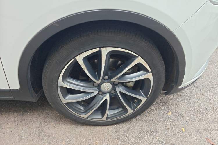 Used Geely Auto Emgrand GS 2016 Elegant Edition 1.3T Automatic ZhenShang Model Right Front Wheel Hub