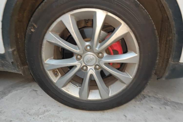 Used Geely Auto Emgrand GS 2016 Sports Edition 1.8L Manual LingShang Model Right Front Wheel Hub