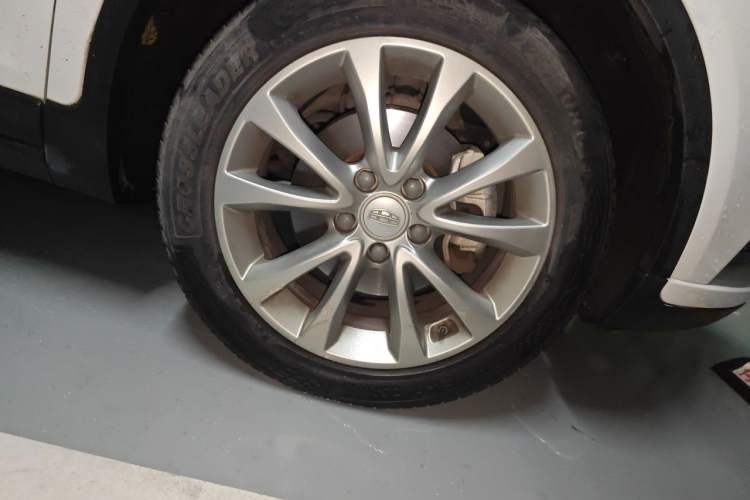 Used Geely Auto Emgrand GS 2016 Elegant Edition 1.8L Automatic LingShang Model Right Front Wheel Hub
