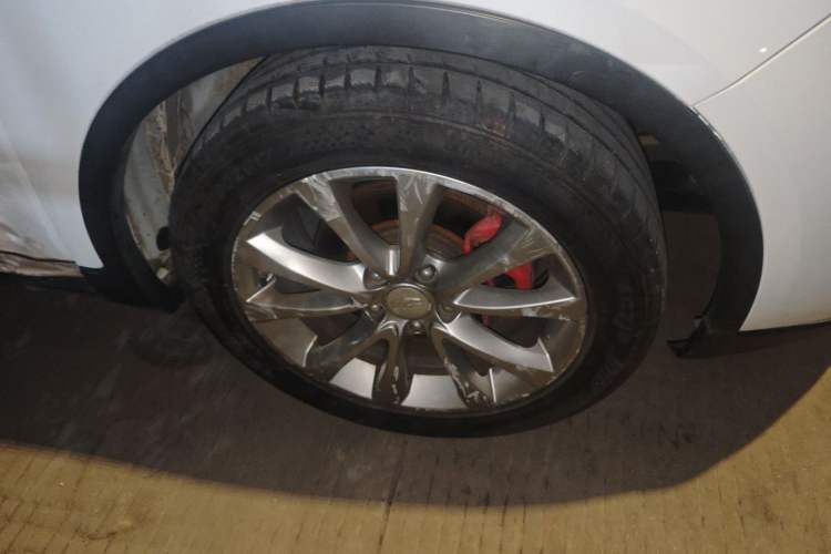 Used Geely Auto Emgrand GS 2016 Sports Edition 1.8L Manual LingShang Model Right Front Wheel Hub