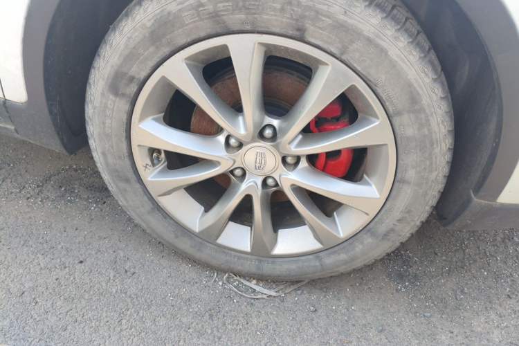 Used Geely Auto Emgrand GS 2016 Sports Edition 1.8L Manual LingShang Model Right Front Wheel Hub