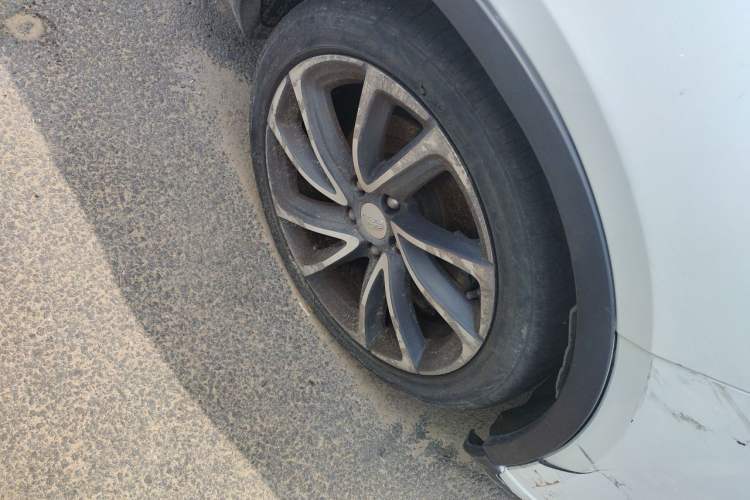Used Geely Auto Emgrand GS 2016 Sport Edition 1.3T Automatic LingShang Model Right Front Wheel Hub