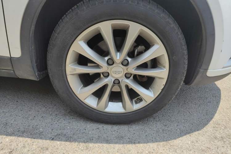 Used Geely Auto Emgrand GS 2016 Elegant Edition 1.8L Automatic LingShang Model Right Front Wheel Hub