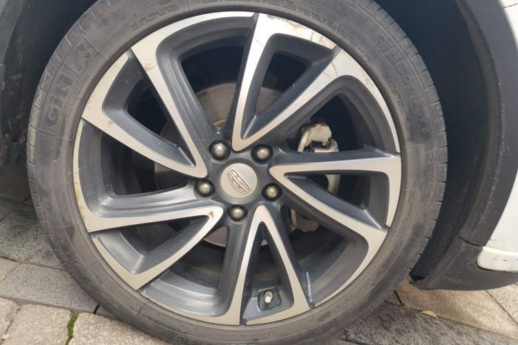 Used Geely Auto Emgrand GS 2016 Elegant Edition 1.3T Automatic ZhenShang Model Right Front Wheel Hub