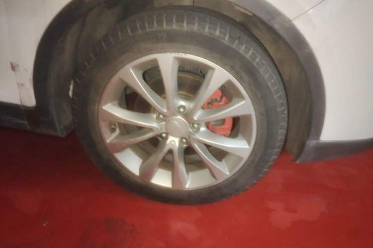 Used Geely Auto Emgrand GS 2016 Sport Edition 1.3T Automatic LingShang Model Right Front Wheel Hub