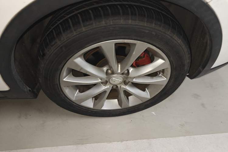 Used Geely Auto Emgrand GS 2016 Sport Edition 1.8L Automatic LingShang Model Right Front Wheel Hub