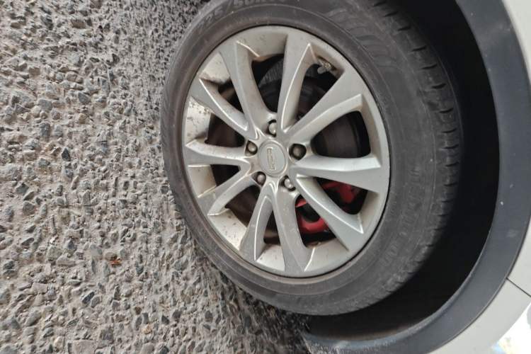 Used Geely Auto Emgrand GS 2016 Sport Edition 1.3T Automatic LingShang Model Right Front Wheel Hub