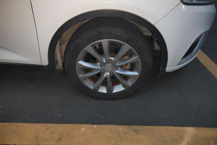 Used Geely Auto Emgrand GS 2016 Elegant Edition 1.8L Manual Fashion Model Right Front Wheel Hub