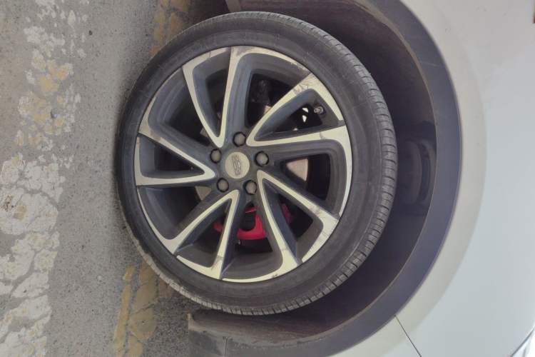 Used Geely Auto Emgrand GS 2016 Sport Edition 1.3T Automatic ZhenShang Model Right Front Wheel Hub