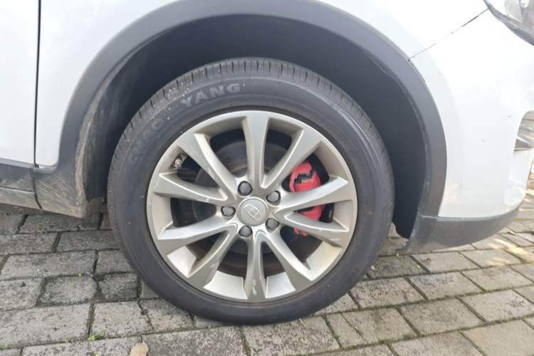 Used Geely Auto Emgrand GS 2016 Sport Edition 1.8L Automatic LingShang Model Right Front Wheel Hub