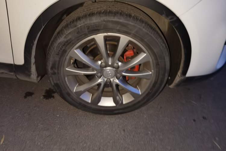 Used Geely Auto Emgrand GS 2016 Sports Edition 1.8L Manual LingShang Model Right Front Wheel Hub