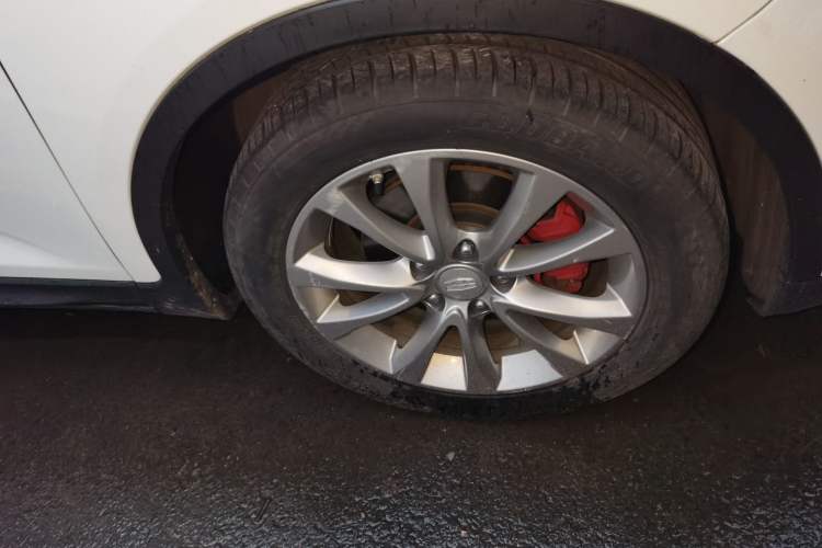 Used Geely Auto Emgrand GS 2016 Sport Edition 1.3T Automatic LingShang Model Right Front Wheel Hub