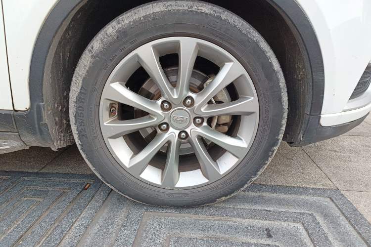 Used Geely Auto Emgrand GS 2016 Elegant Edition 1.8L Manual LingShang Model Right Front Wheel Hub
