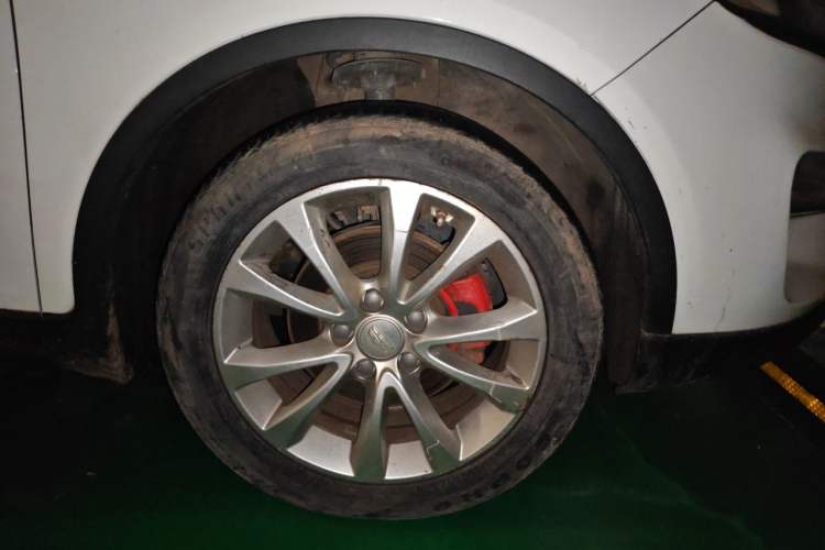 Used Geely Auto Emgrand GS 2016 Sport Edition 1.3T Manual LingShang Model Right Front Wheel Hub