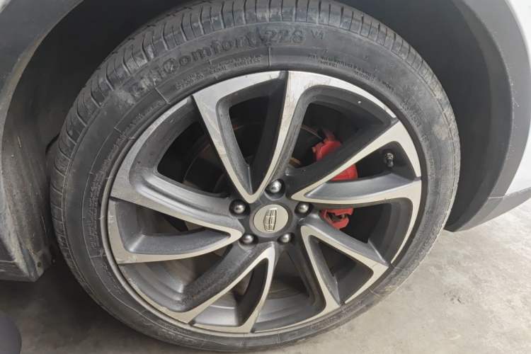 Used Geely Auto Emgrand GS 2016 Elegant Edition 1.3T Automatic ZhenShang Model Right Front Wheel Hub
