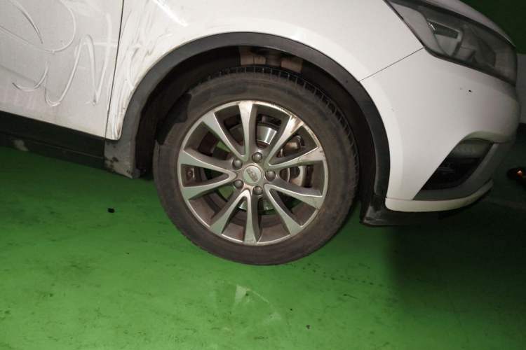 Used Geely Auto Emgrand GS 2016 Elegant Edition 1.8L Manual LingShang Model Right Front Wheel Hub