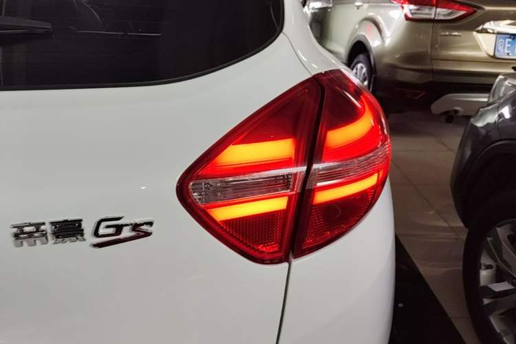 Used Geely Auto Emgrand GS 2016 Sport Edition 1.3T Automatic LingShang Model Right Rear Taillight