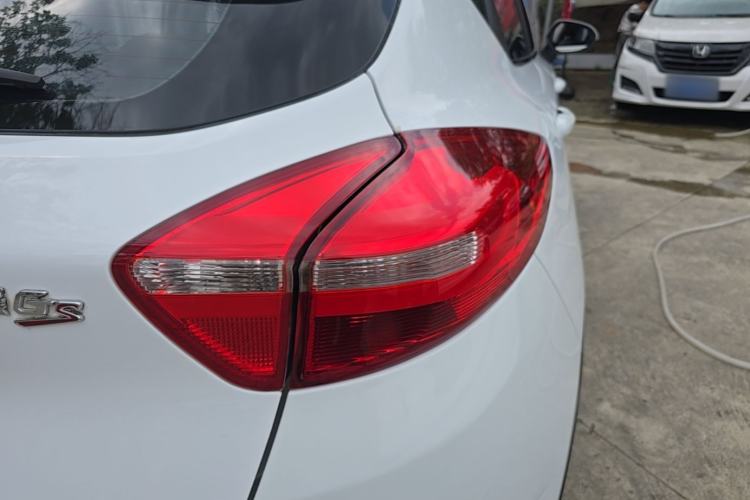 Used Geely Auto Emgrand GS 2016 Sport Edition 1.3T Automatic LingShang Model Right Rear Taillight