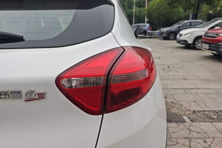 Used Geely Auto Emgrand GS 2016 Elegant Edition 1.8L Manual LingShang Model Right Rear Taillight