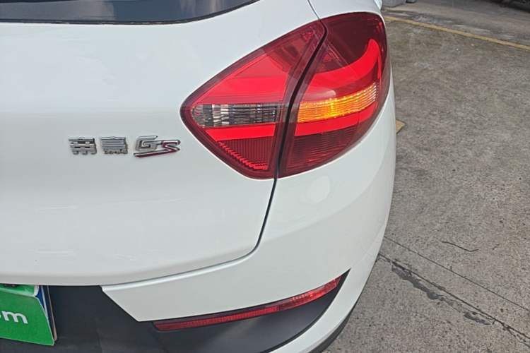 Used Geely Auto Emgrand GS 2016 Sport Edition 1.8L Automatic LingShang Model Right Rear Taillight