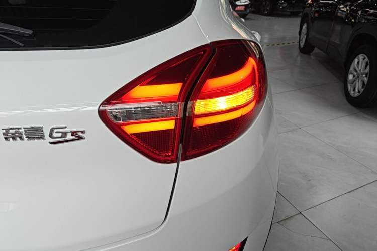 Used Geely Auto Emgrand GS 2016 Sport Edition 1.8L Automatic LingShang Model Right Rear Taillight