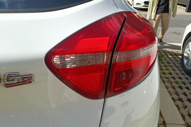 Used Geely Auto Emgrand GS 2016 Elegant Edition 1.3T Manual LingShang Model Right Rear Taillight