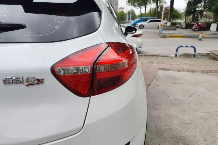 Used Geely Auto Emgrand GS 2016 Sport Edition 1.3T Automatic ZhenShang Model Right Rear Taillight