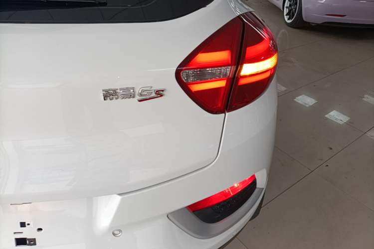 Used Geely Auto Emgrand GS 2016 Elegant Edition 1.3T Automatic LingShang Model Right Rear Taillight