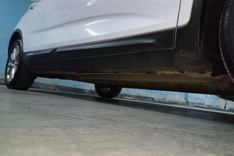Used Geely Auto Emgrand GS 2016 Sport Edition 1.3T Automatic LingShang Model Right Side Sill