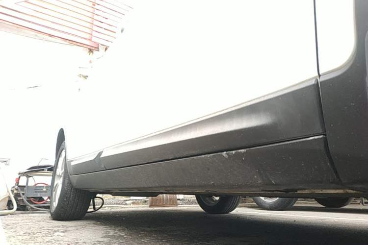 Used Geely Auto Emgrand GS 2016 Sport Edition 1.3T Automatic LingShang Model Right Side Sill