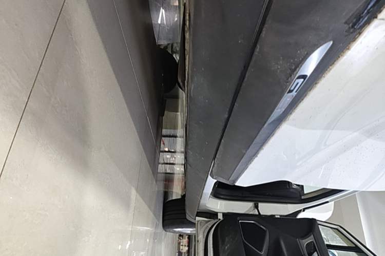 Used Geely Auto Emgrand GS 2016 Sport Edition 1.3T Manual LingShang Model Right Side Sill