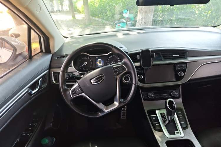 Used Geely Auto Emgrand GS 2016 Sport Edition 1.8L Automatic LingShang Model Steering Wheel