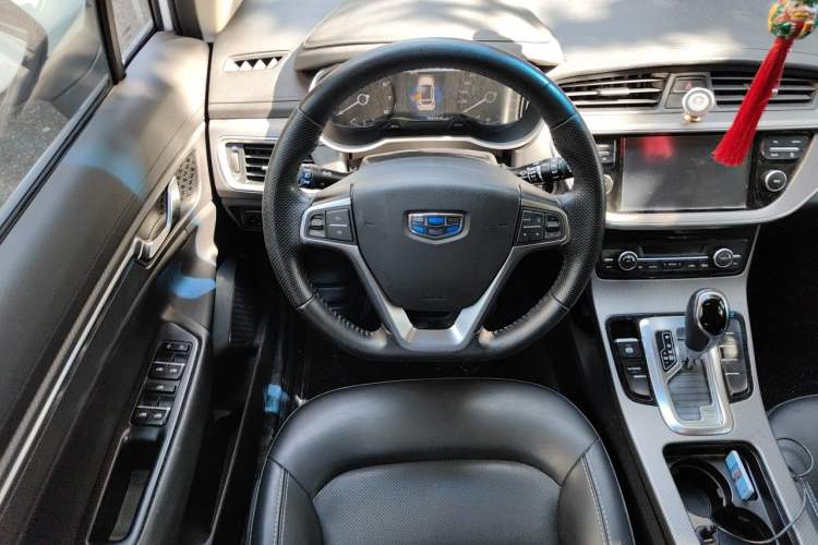 Used Geely Auto Emgrand GS 2016 Elegant Edition 1.8L Automatic LingShang Model Steering Wheel
