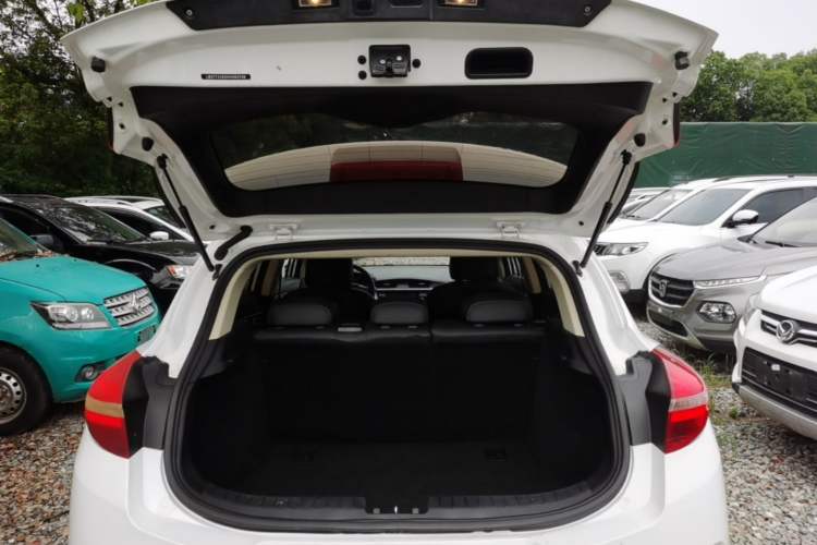 Used Geely Auto Emgrand GS 2016 Elegant Edition 1.8L Manual LingShang Model Trunk