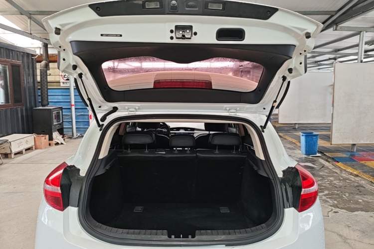 Used Geely Auto Emgrand GS 2016 Elegant Edition 1.8L Manual LingShang Model Trunk