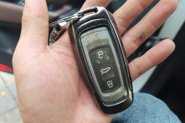 Used Geely Auto Emgrand GS 2016 Elegant Edition 1.3T Automatic ZhenShang Model Vehicle Key