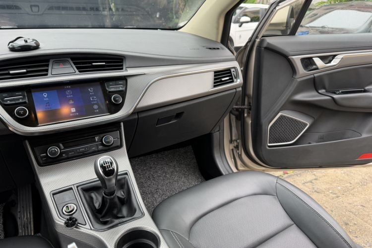 Used Geely Auto Emgrand GS 2016 Elegant Edition 1.3T Manual LingShang Model Audio And AC Panel