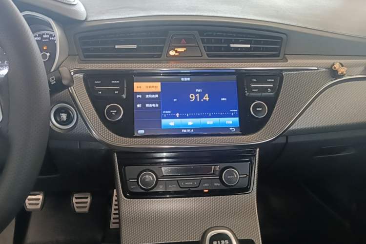 Used Geely Auto Emgrand GS 2016 Sports Edition 1.8L Manual LingShang Model Audio And AC Panel
